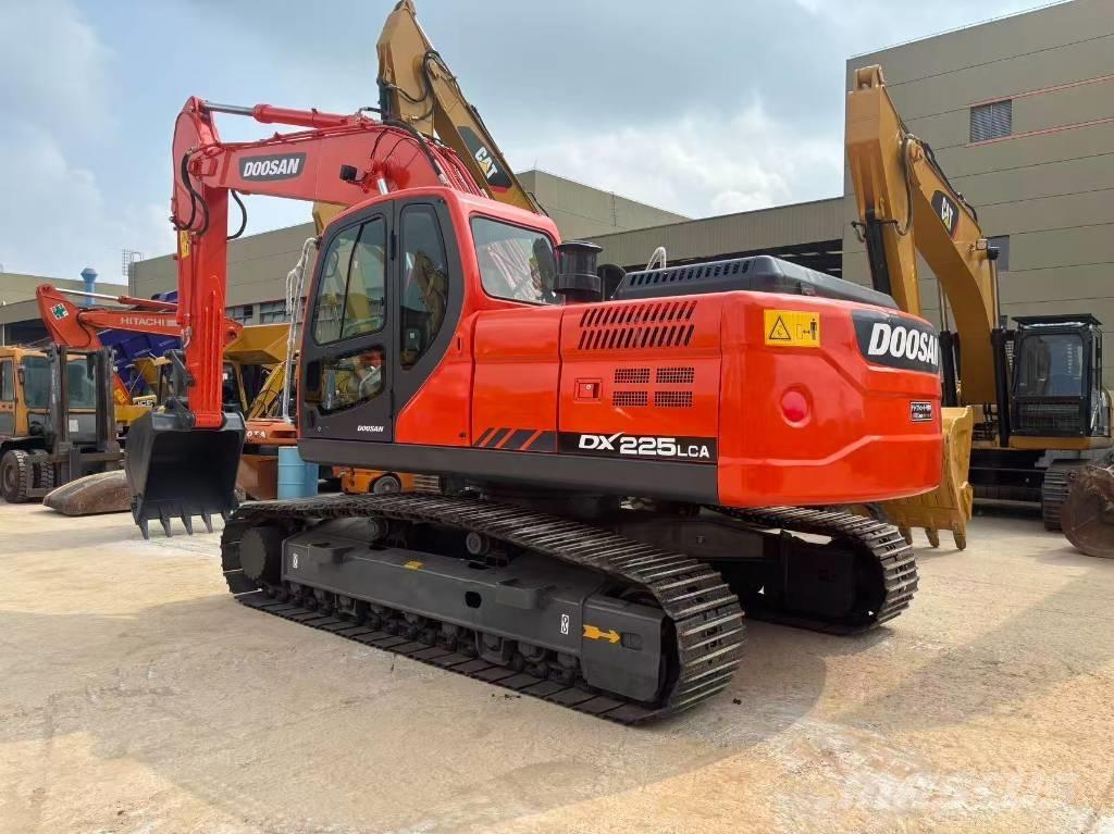 Doosan DX 225 Vikšriniai ekskavatoriai