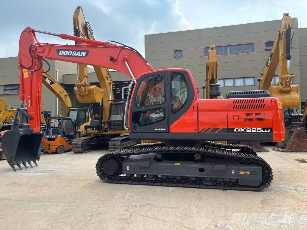 Doosan DX 225 Vikšriniai ekskavatoriai