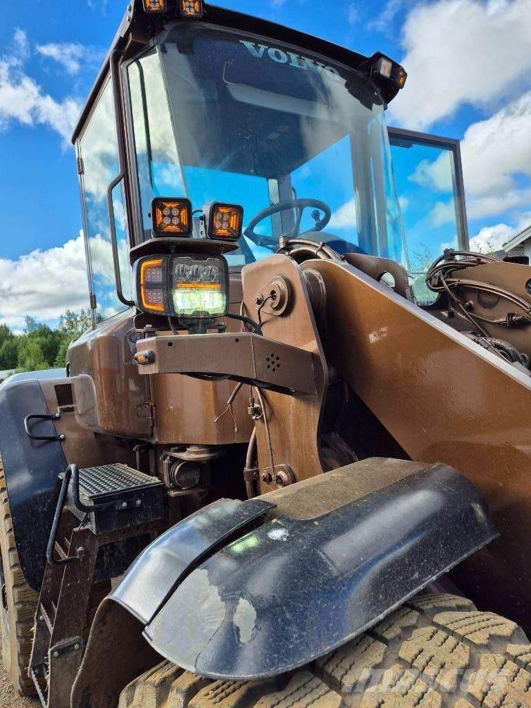 Volvo L 70 E Naudoti ratiniai krautuvai