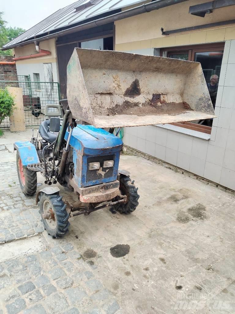  Zemědělský traktor Traktoriai