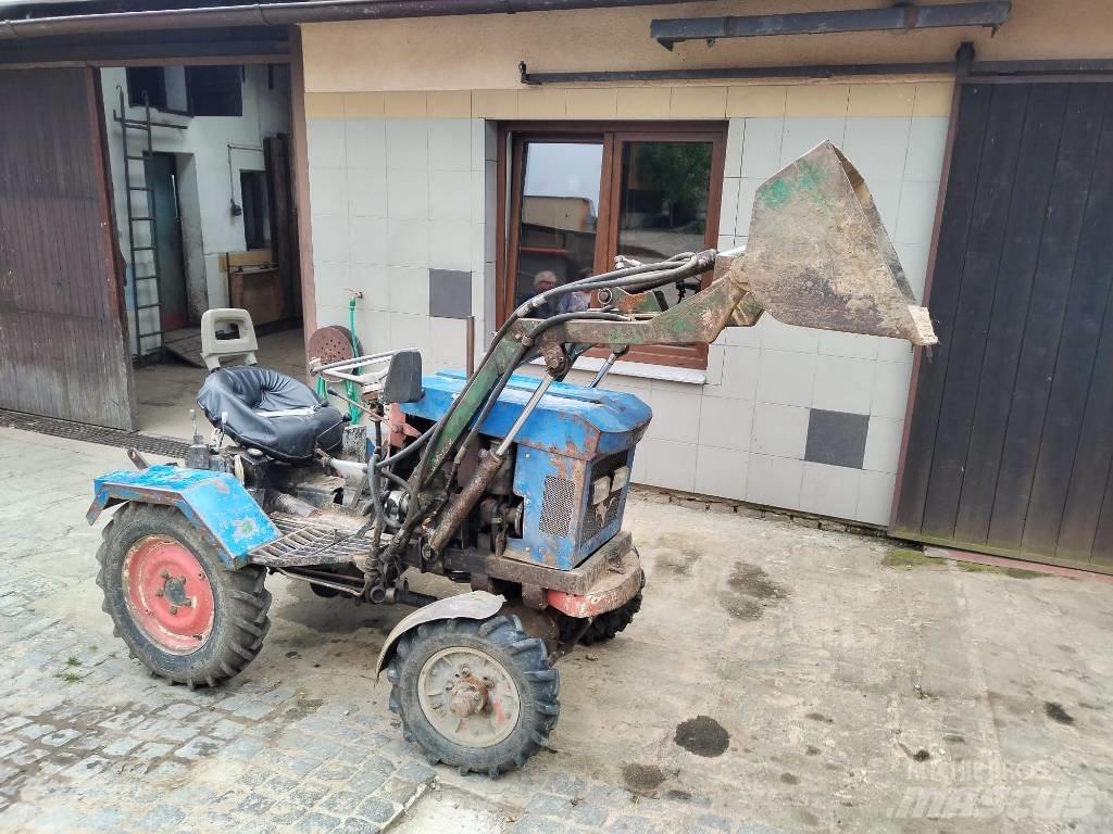  Zemědělský traktor Traktoriai