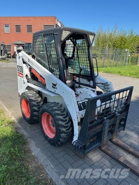 Bobcat S 130 Krautuvai su šoniniu pasukimu