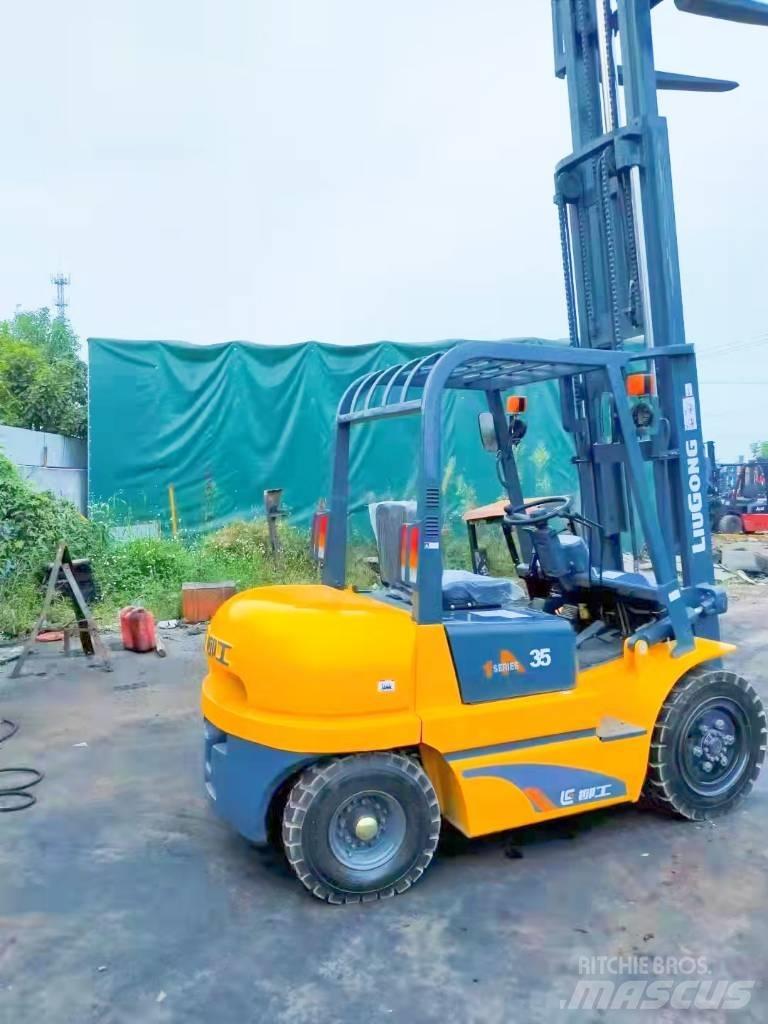 LiuGong CPC 35 Dyzeliniai krautuvai