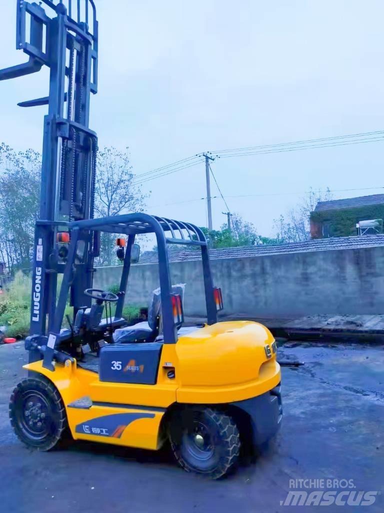 LiuGong CPC 35 Dyzeliniai krautuvai