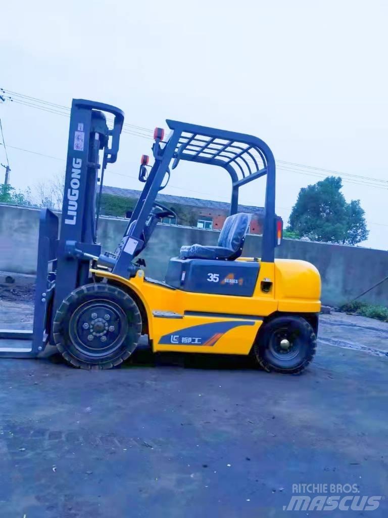 LiuGong CPC 35 Dyzeliniai krautuvai
