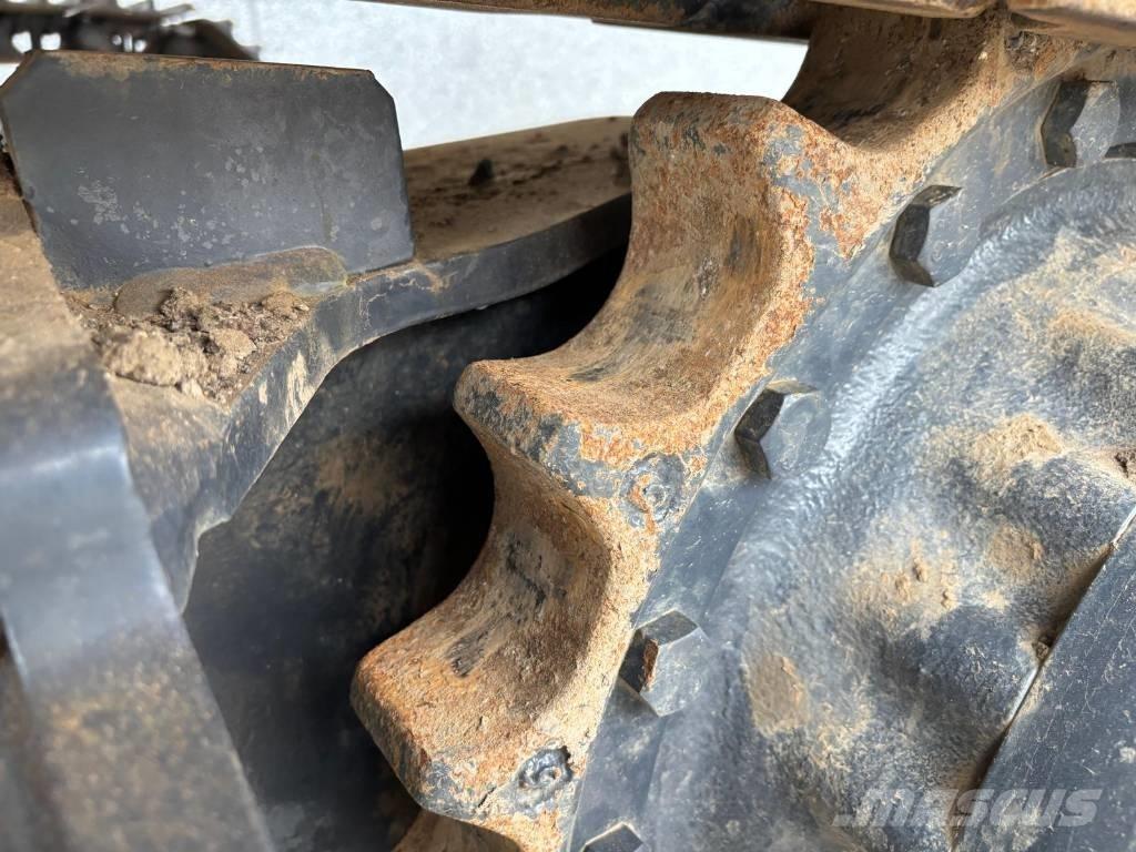 Komatsu PC 210-10M0 Vikšriniai ekskavatoriai