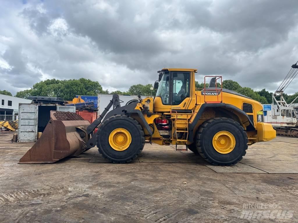 Volvo L 220 H Naudoti ratiniai krautuvai