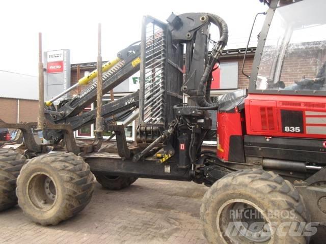 Komatsu 835 Naudoti miškovežiai (Forvarderiai)
