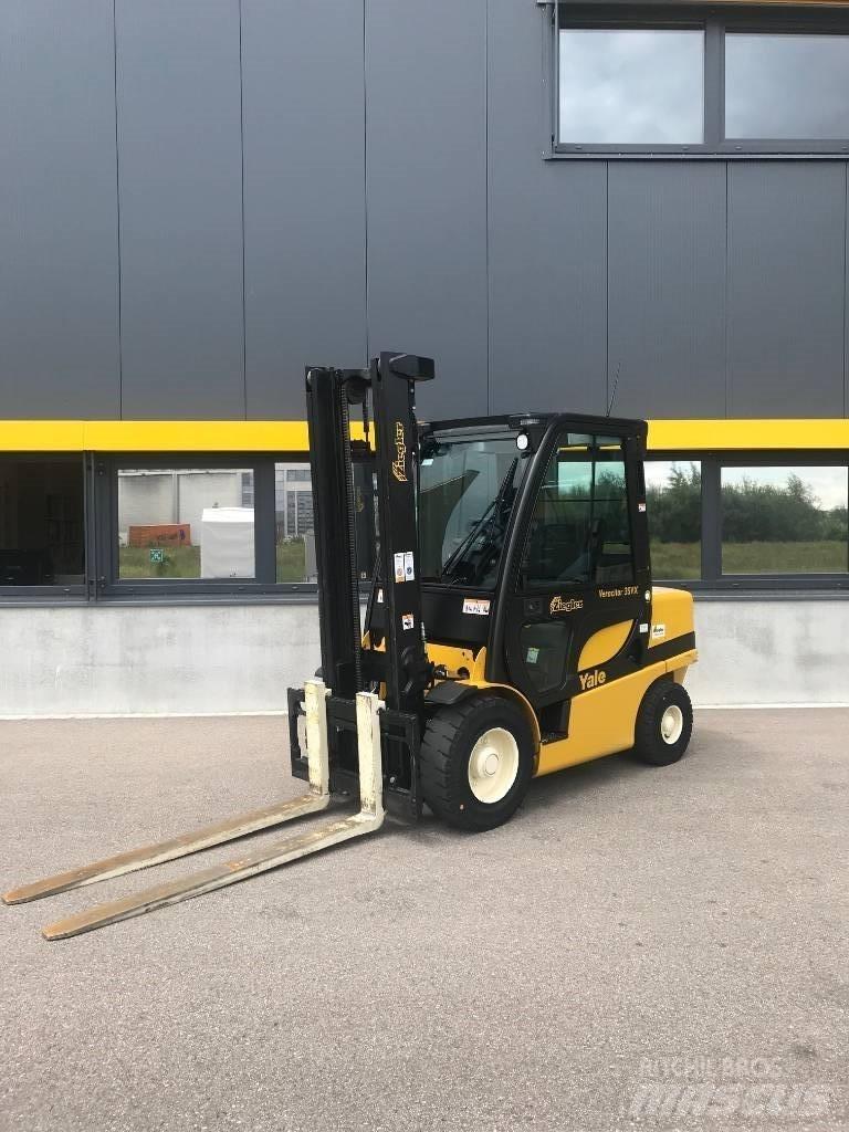 Yale GDP35VX Dyzeliniai krautuvai
