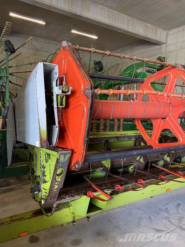 CLAAS Commandor 228 Derliaus nuėmimo kombainai