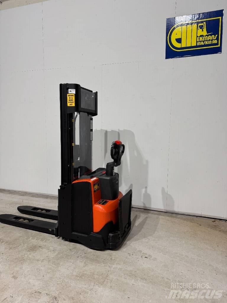 BT Truck SWE 120 L Rankiniai vėžimėliai