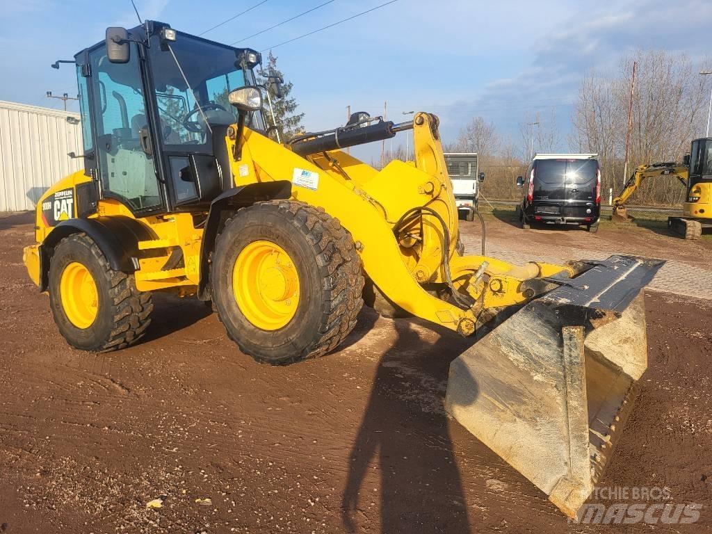 CAT 908 H Naudoti ratiniai krautuvai