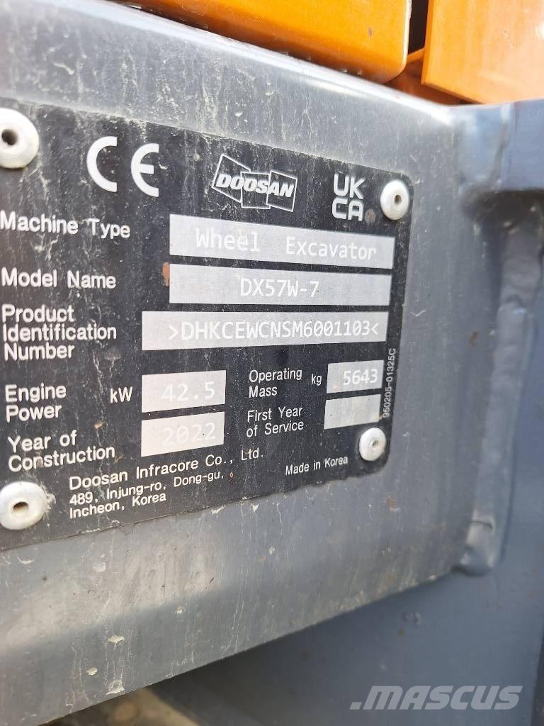 Doosan DX 57 W Ratiniai ekskavatoriai