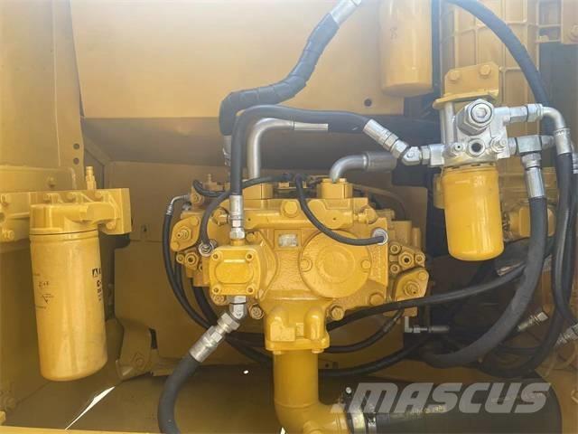 CAT 320D2 Vikšriniai ekskavatoriai