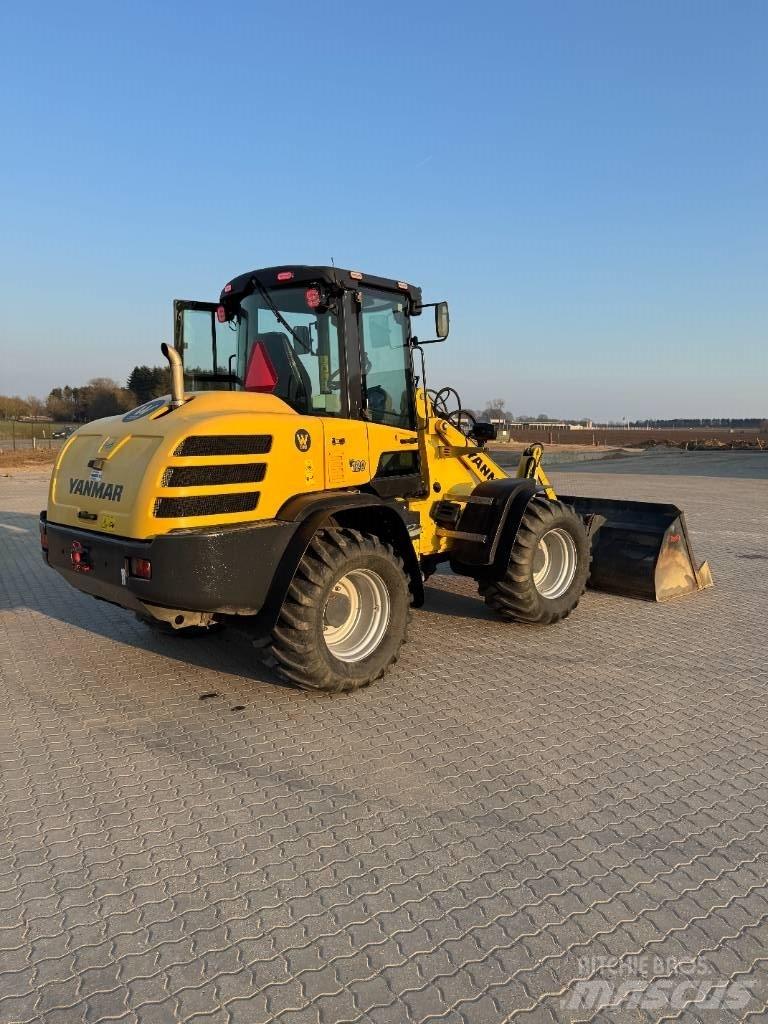 Yanmar V 120 Naudoti ratiniai krautuvai