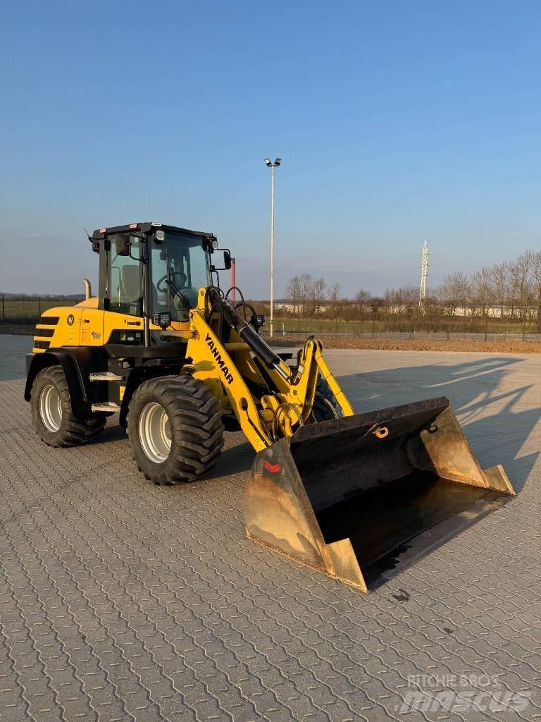 Yanmar V 120 Naudoti ratiniai krautuvai