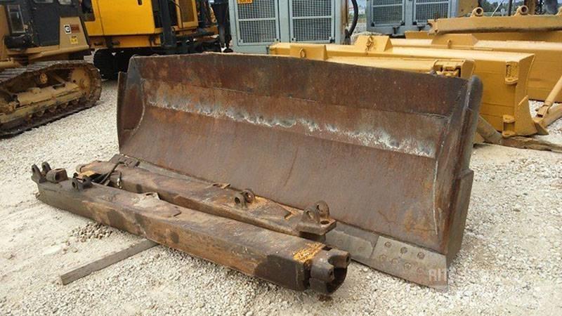 CAT D7E, D7F, D7G Peiliai