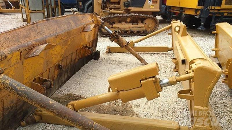 CAT D7E, D7F, D7G Peiliai