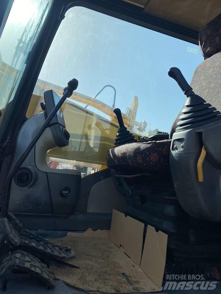 CAT 326D2L Vikšriniai ekskavatoriai