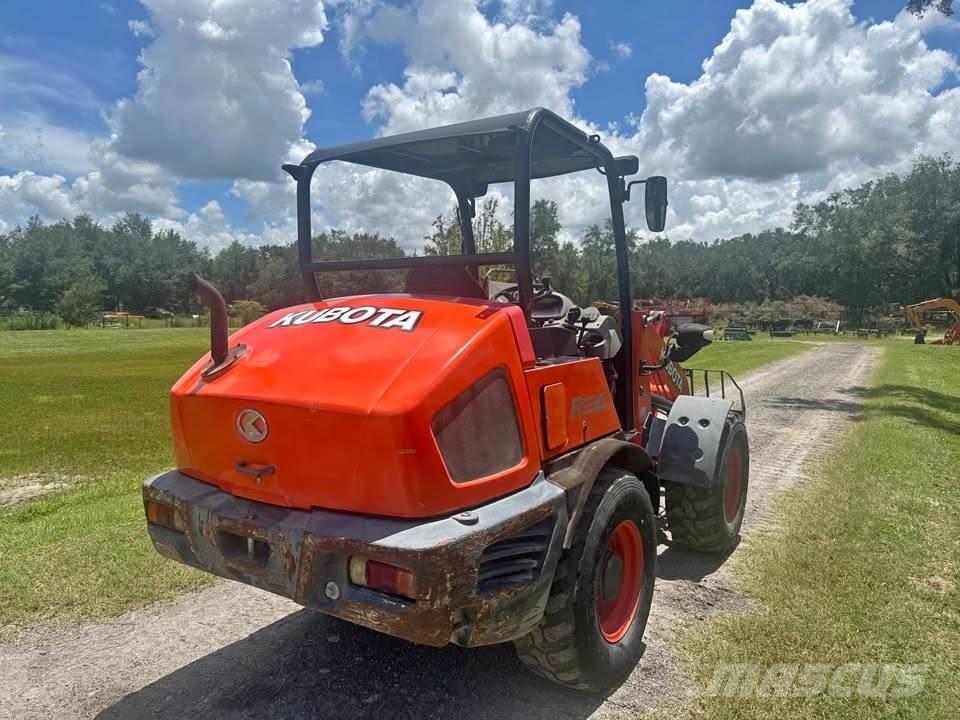 Kubota R 530 Naudoti ratiniai krautuvai