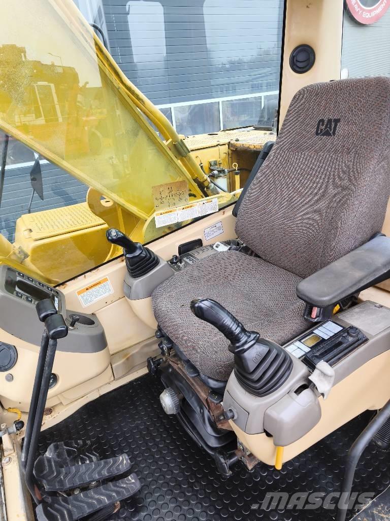 CAT 325 B L Vikšriniai ekskavatoriai