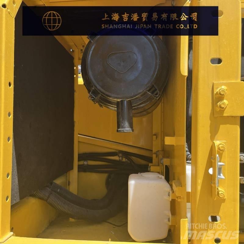 Komatsu PC 210 Vikšriniai ekskavatoriai