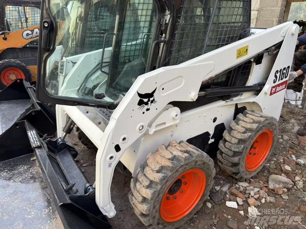 Bobcat S 160 Krautuvai su šoniniu pasukimu