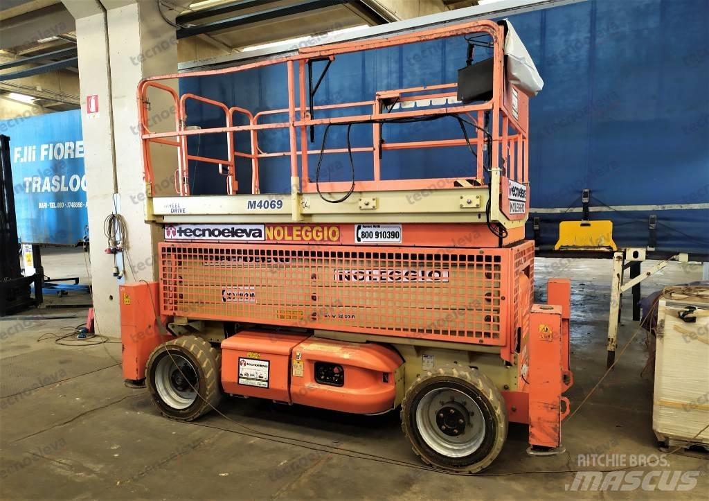 JLG M 4069 Žirkliniai keltuvai