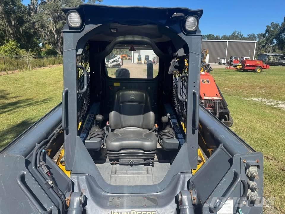 John Deere 325 Krautuvai su šoniniu pasukimu