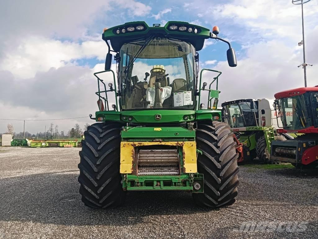 John Deere 8800 Pašarų ruošimo technika
