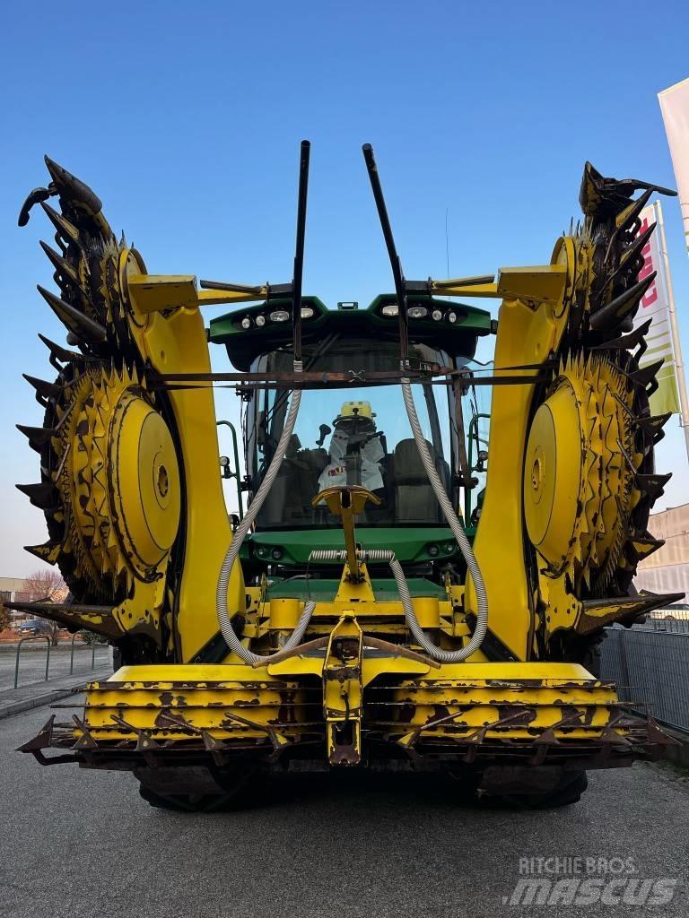 John Deere 8800 Pašarų ruošimo technika