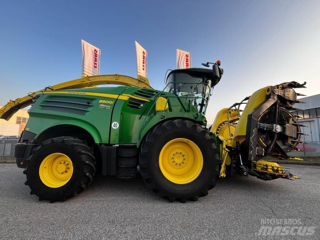 John Deere 8800 Pašarų ruošimo technika
