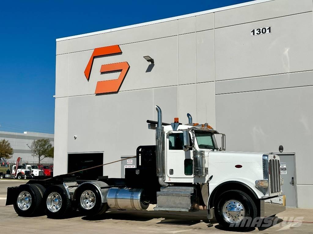 Peterbilt 388 Pagalbos kelyje automobiliai