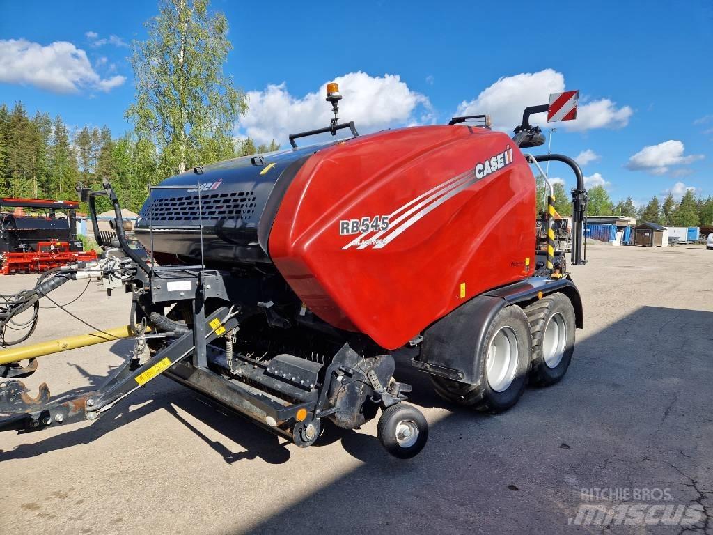 Case IH RB 545 Ritinių presai
