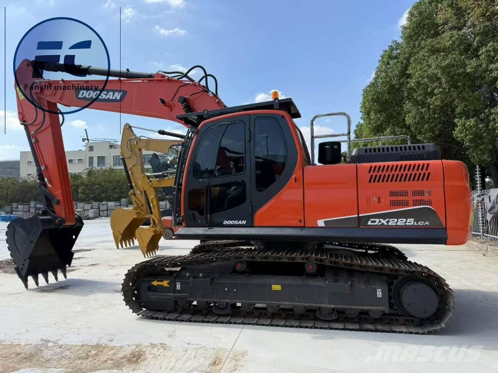 Doosan DX 225 LC Vikšriniai ekskavatoriai