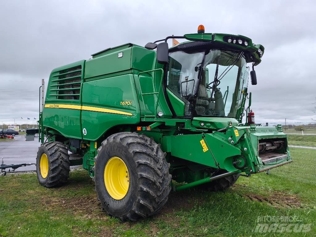 John Deere T 670 i Derliaus nuėmimo kombainai