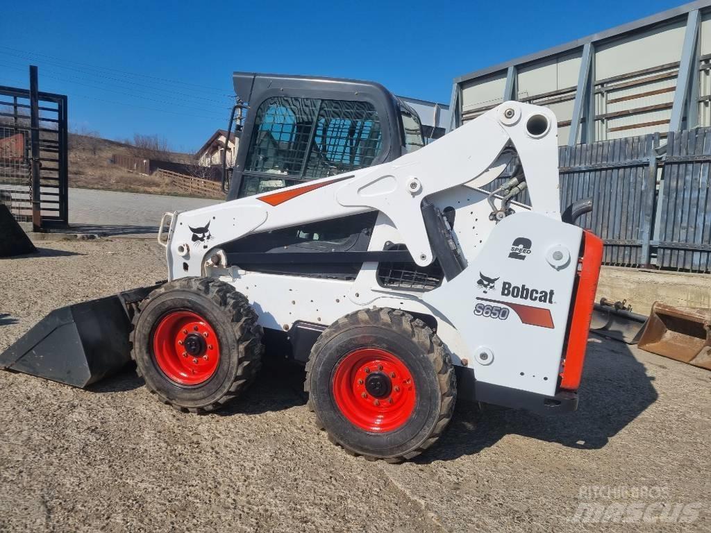 Bobcat 650S Krautuvai su šoniniu pasukimu