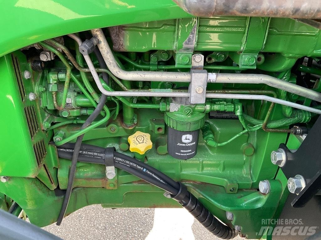 John Deere 5100 R Traktoriai