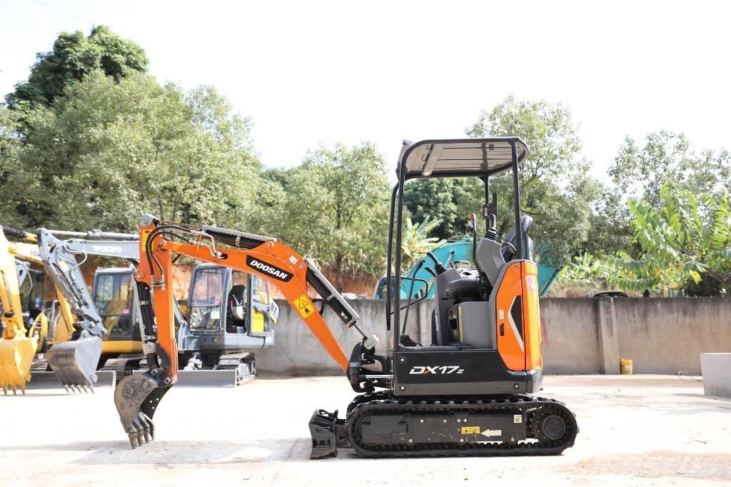 Doosan DX 17 Vikšriniai ekskavatoriai