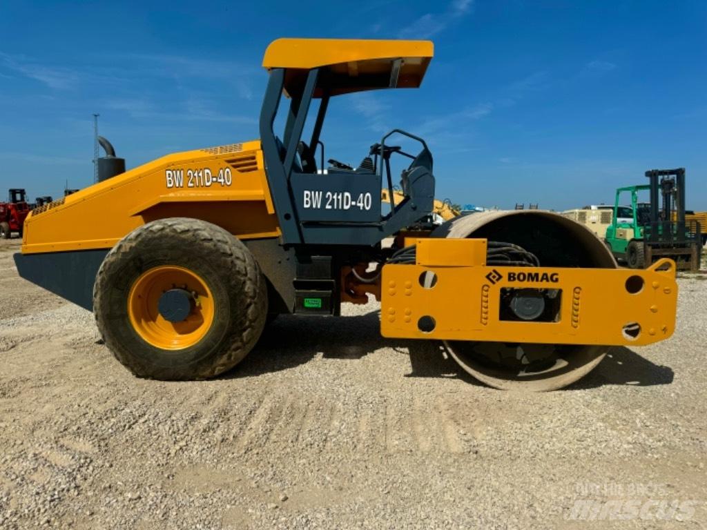Bomag BW 211 D-40 Kombinuoti volai