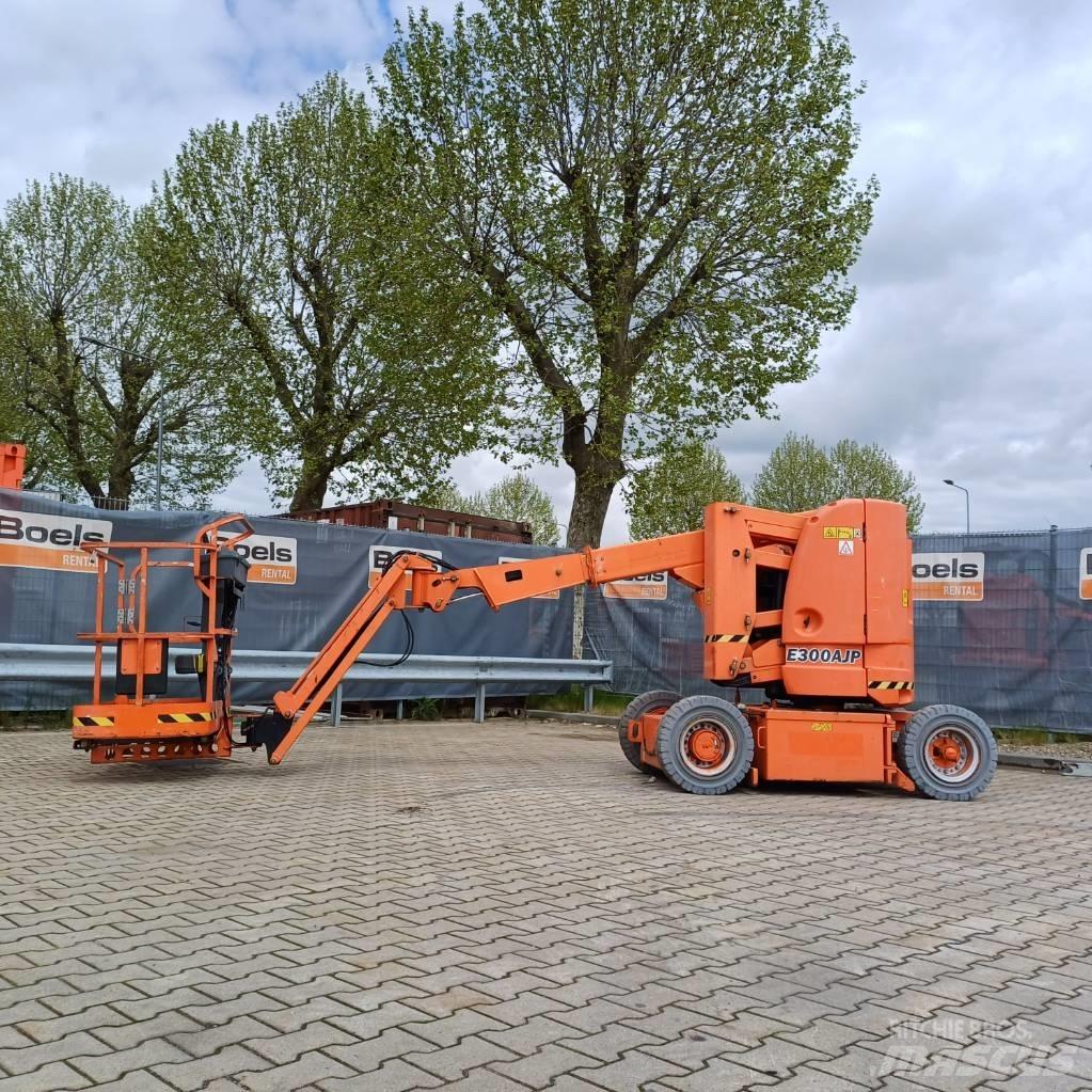 JLG E300AJP Alkūniniai keltuvai