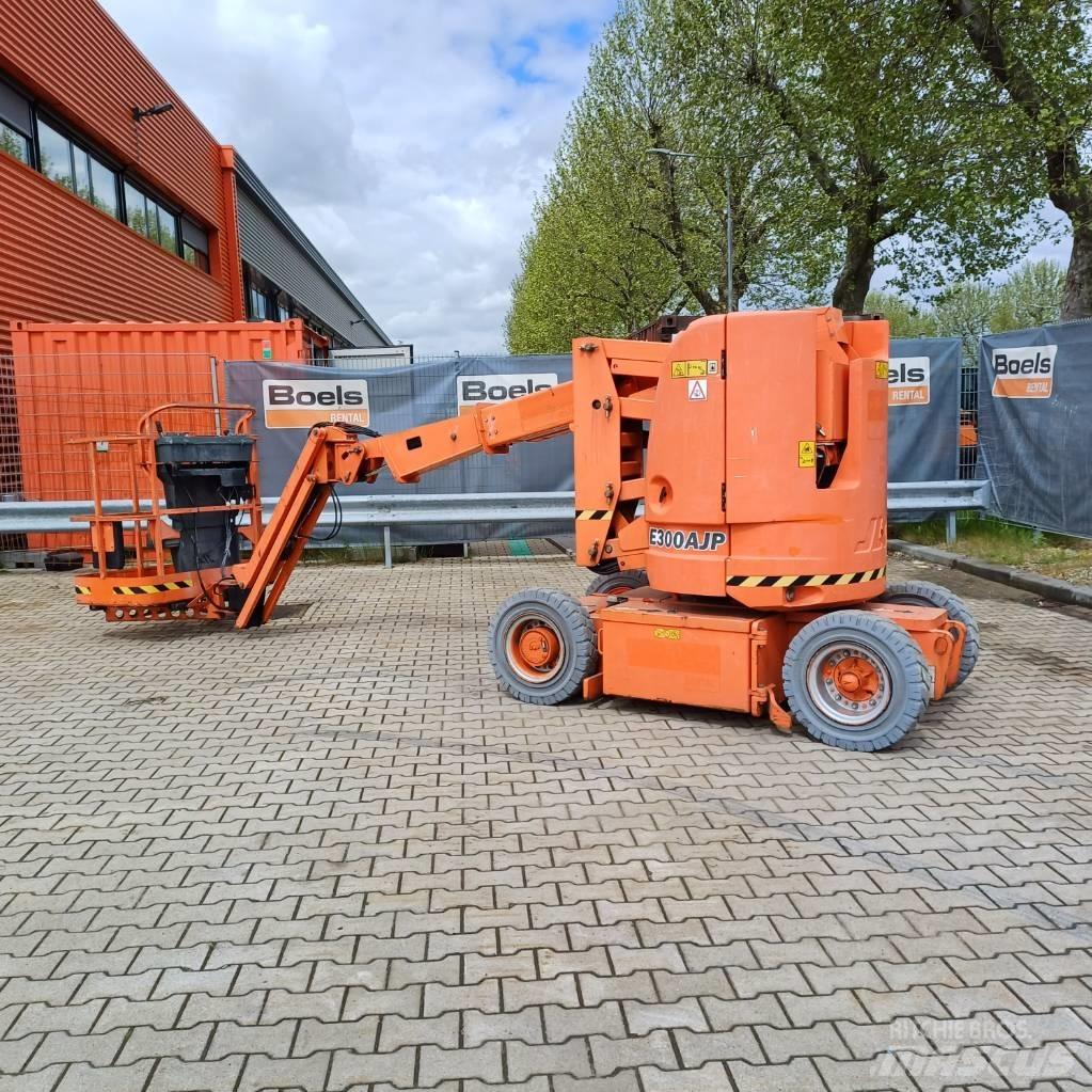 JLG E300AJP Alkūniniai keltuvai