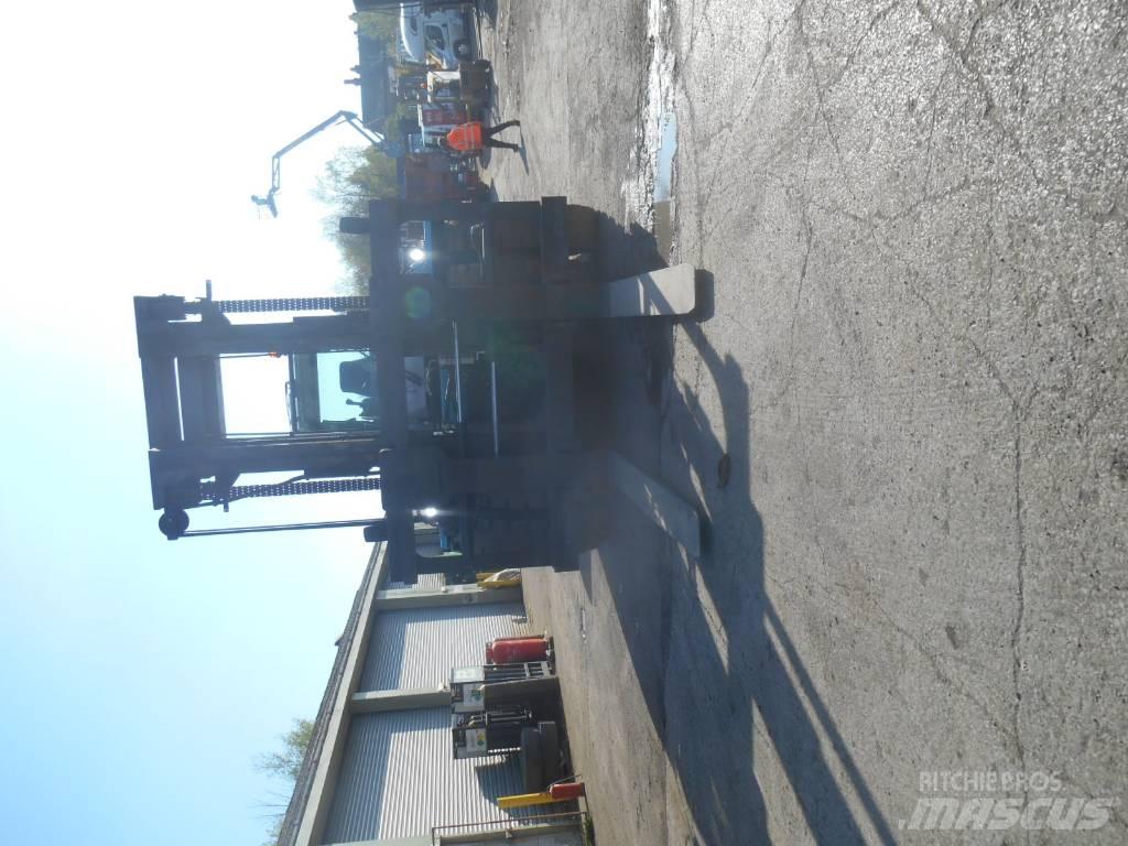 SMV 33-1200C Dyzeliniai krautuvai