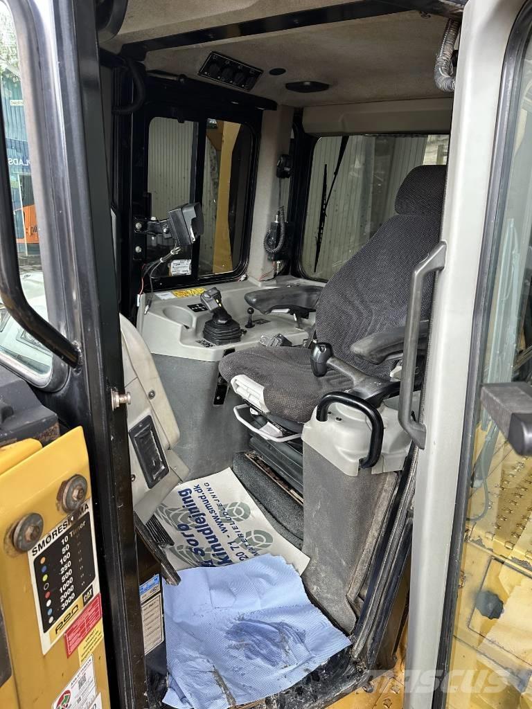 CAT D 6 T LGP Vikšriniai buldozeriai