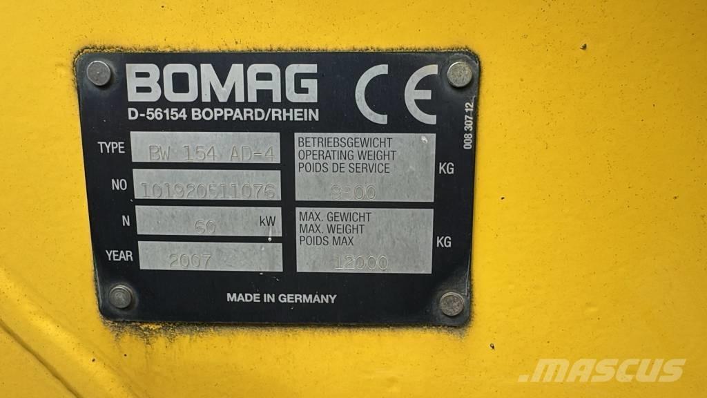 Bomag BW 154 AD-4 Porinių būgnų volai