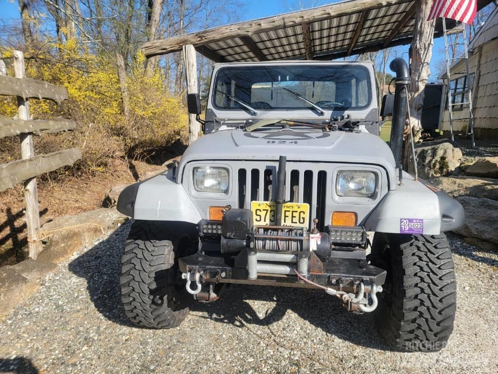 Jeep WRANGLER YJ Statyba - Kita