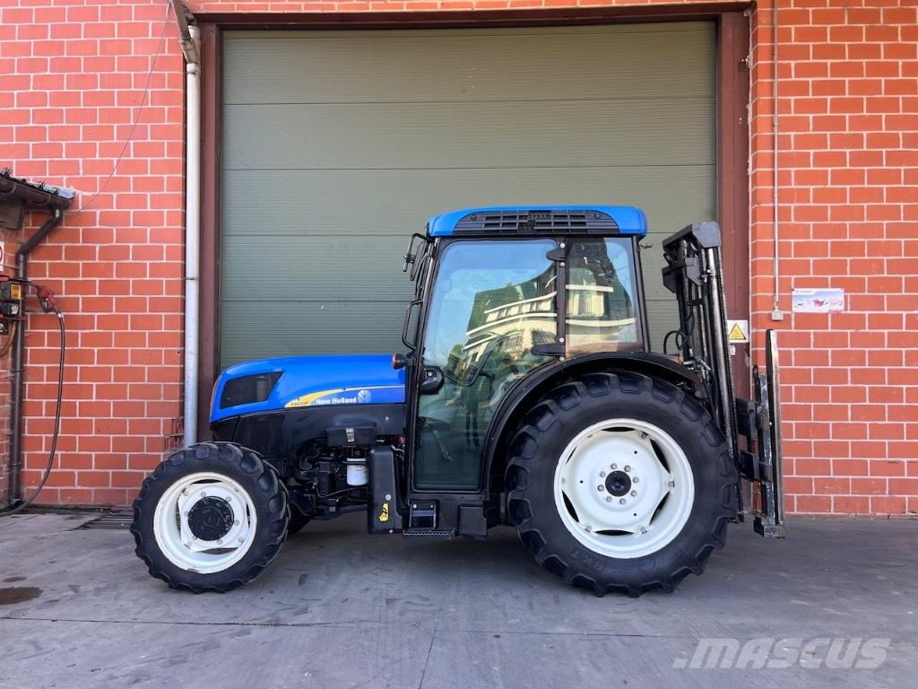 New Holland T4030F Traktoriai