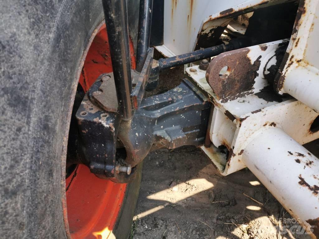 Bobcat T40140 2002r Ekskavatoriniai krautuvai