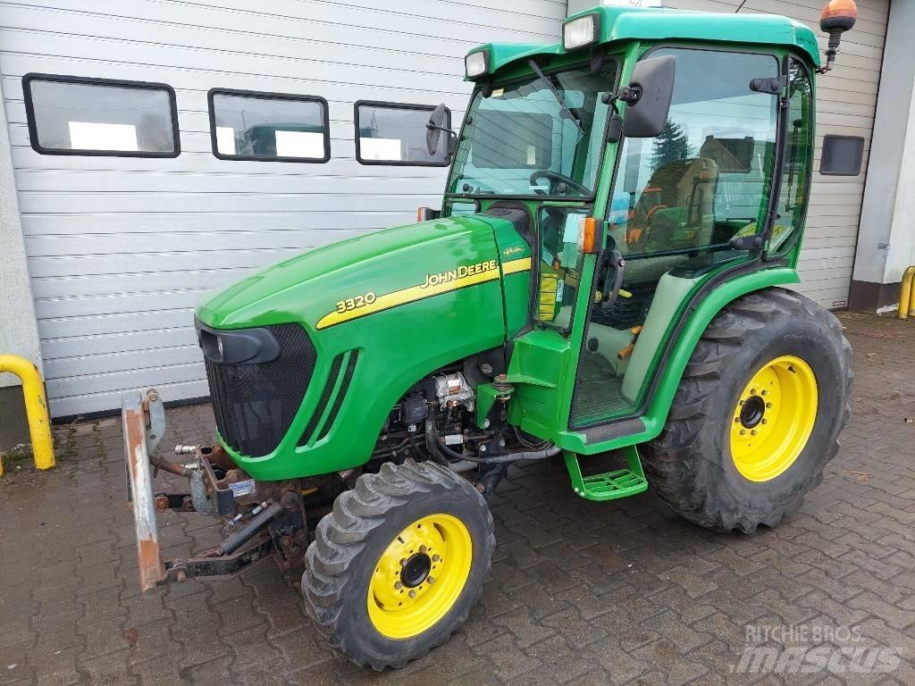 John Deere 3320 Naudoti kompaktiški traktoriai