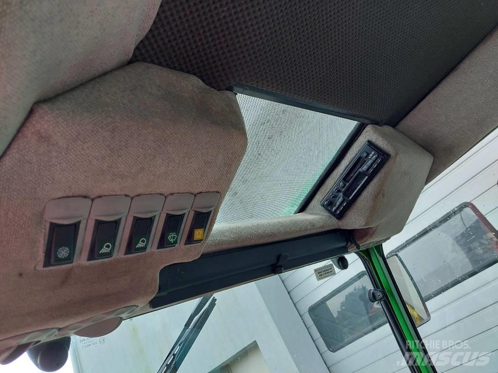 John Deere 3320 Naudoti kompaktiški traktoriai